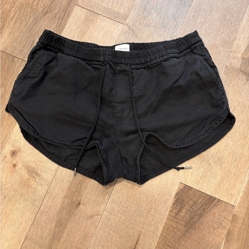 Community Women's Size Large Black Short Shorts